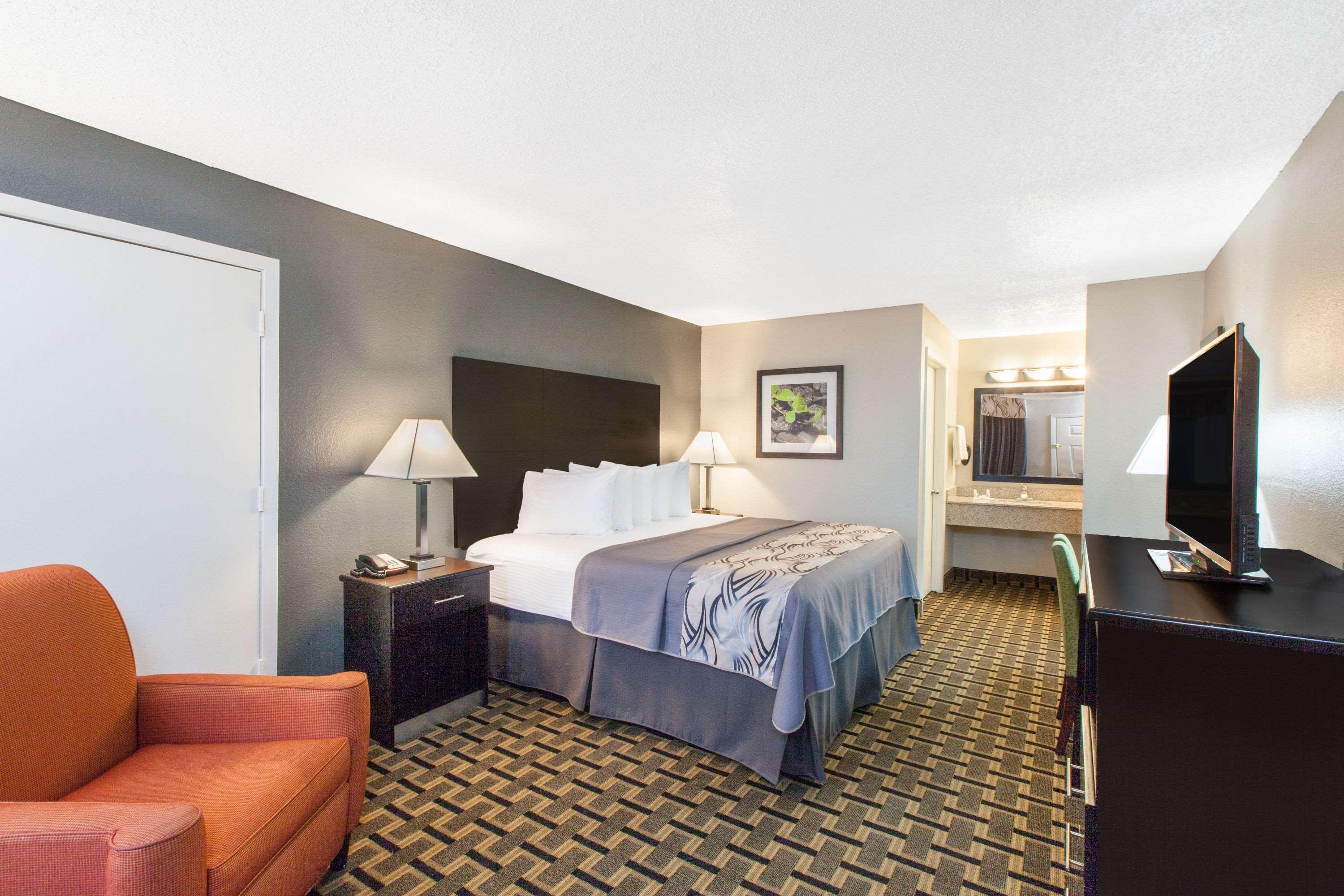 Days Inn By Wyndham Эннис Экстерьер фото