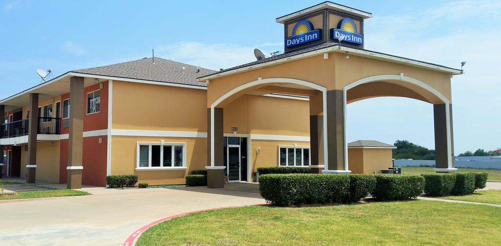 Days Inn By Wyndham Эннис Экстерьер фото