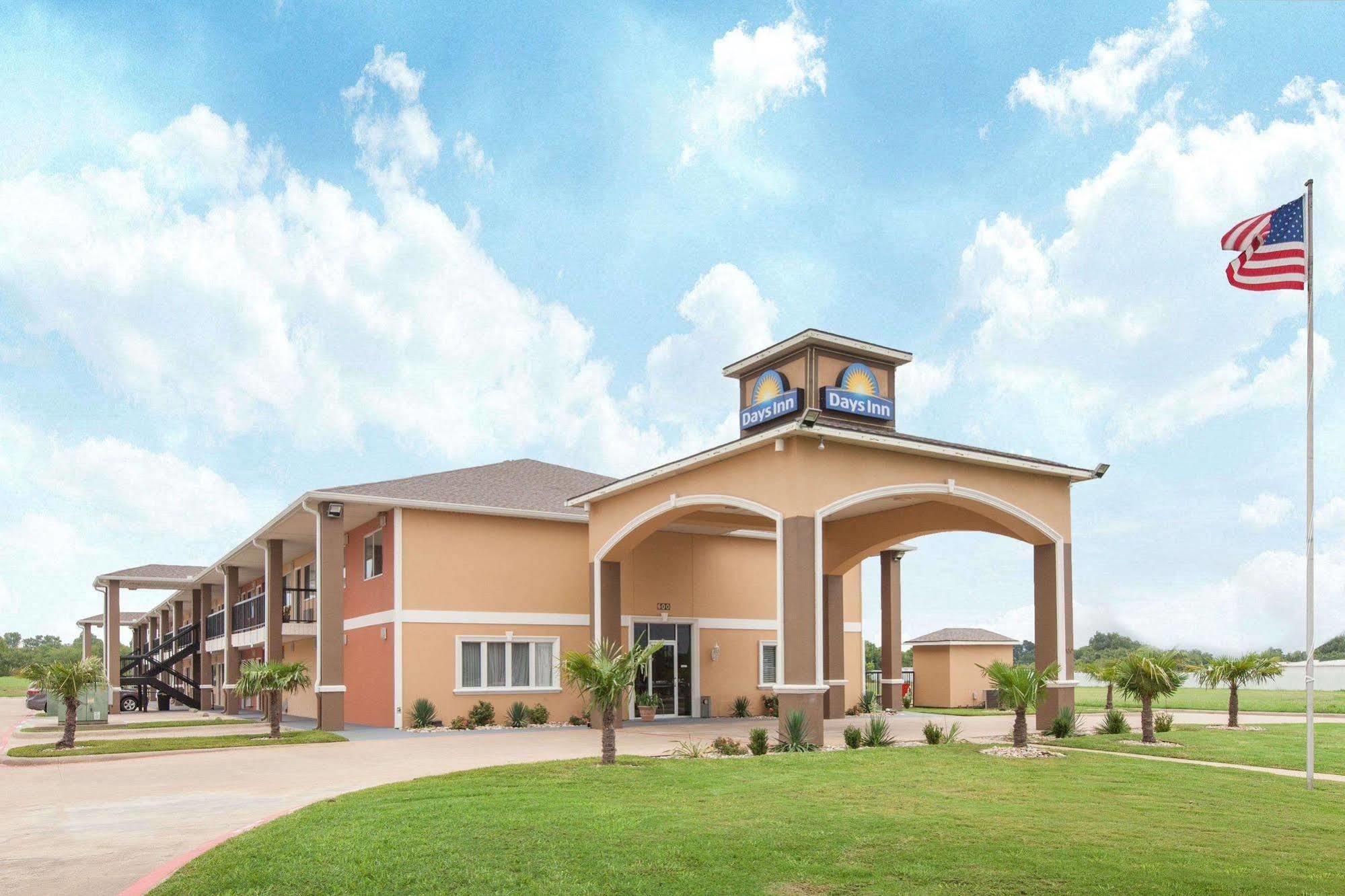 Days Inn By Wyndham Эннис Экстерьер фото